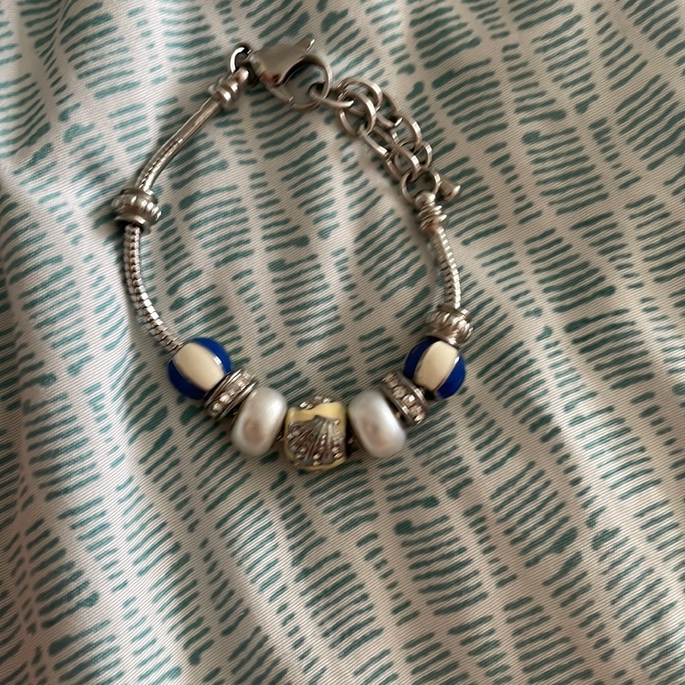 Bracelet
